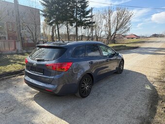 Predám Kia Ceed SW 1.4CRDI 141 500km - 4