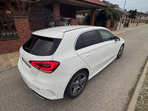 Mercedes Benz A180 AMG line hatchback - 4