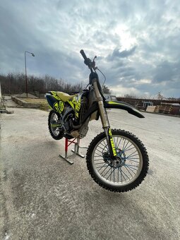 Yamaha YZF 250 - 4