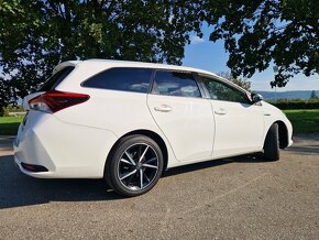 Toyota Auris TS 1.8 l VVT-i Hybrid, odpočet DPH - 4