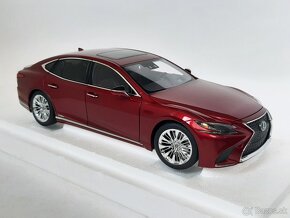 1:18 - Lexus LS 500h (2018) - AUTOart - 1:18 - 4