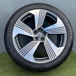 Letní sada Audi 265/45R21 108H E Tron Q7 - 4