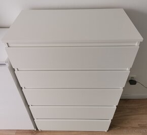 Komoda biela 5 šuflíky Ikea - 4