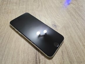 Iphone se 2020 64gb v super stave displej bez jedineho skrab - 4