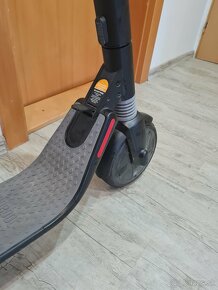 Elektricka kolobežka Ninebot  Kickscooter ES - 4