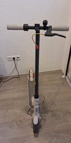 Xiaomi MI Electric Scooter 3 - 4