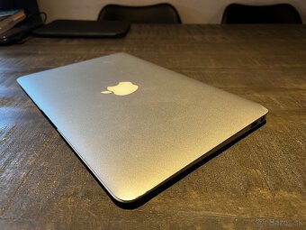 Apple MacBook Air 11" Early 2014 - 4