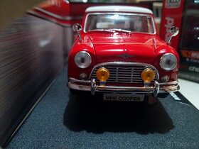 Predám Moris miniCooper1961 1:18 Motormac - 4