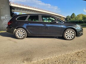 Opel ASTRA J ST - 4