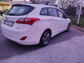 Hyundai i30 1.6 - 4