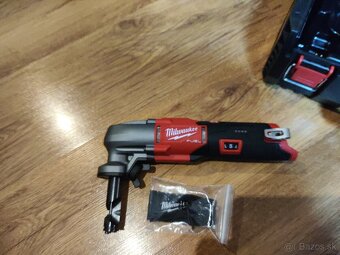 MILWAUKEE M12 FUEL™ Aku strihač na plech M12FNB16-0X - 4