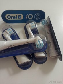 Oral-B iO Gentle Care White - náhradné hlavice - 4