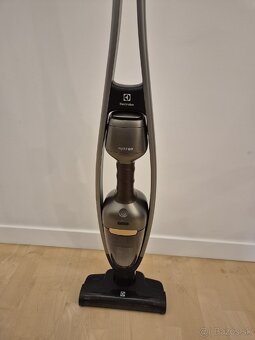 Electrolux Pure Q9 tyčový vysávač + nabíjacia stanica - 4