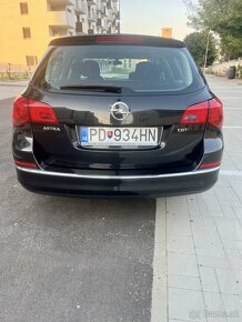 Opel Astra J ST - 4