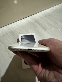 Predàm Apple iPhone 11 64 GB White Silver - 4