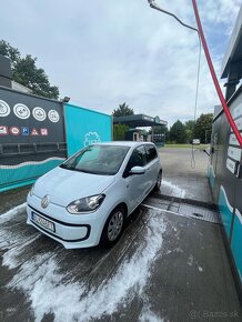 Volkswagen up - 4