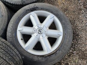 r18" Nissan 5x114.3 7,5x18 et 40 pneu 225/65 - 4