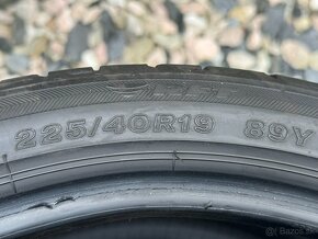 225/40 R19 - 4