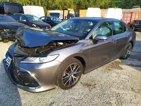 Toyota Camry Hybrid Luxury - 4