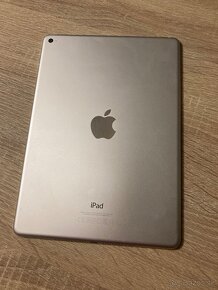 9.7” tablet iPad Air 2 / 64GB Silver prasknutý displej - 4