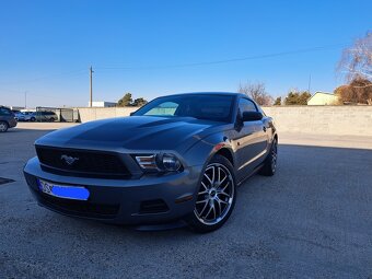 Predám auto Ford Mustang - 4