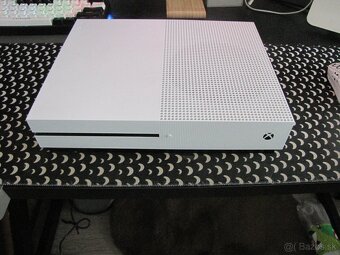 XBOX ONE S 1TB + 2 Ovládače + 5 Hier - 4