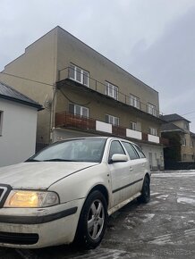 Škoda octavia 1.9 TDi 66kw 500€ pevná - 4