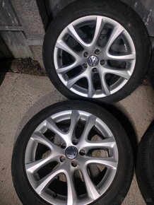 4ks alu disky orig. VW 5x112 R17 pneu 235/45 r17 - 4