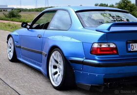 Bmw e36 coupe - 4