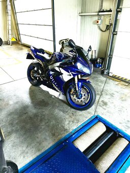 Yamaha R1 RN12 - 4