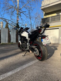 Yamaha MT07 - 4