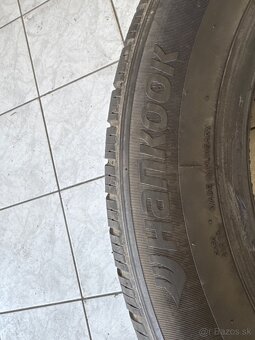 Predám UNI 2ks 215/60 R17C HANKOOK - 4