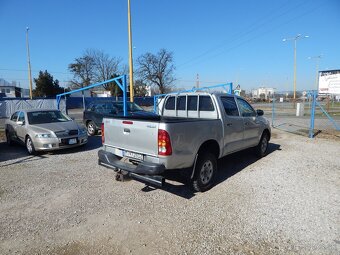 Toyota Hilux DC 2.5 I D-4D Terra - 4