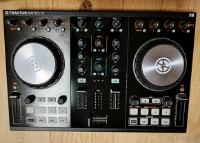 Native Instruments Traktor Kontrol S2 MK2 - 4