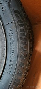 Predám zimné  na diskoch goodyear 205 60 r16 - 4