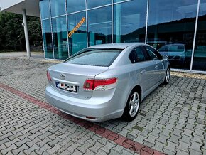 TOYOTA AVENSIS 2.0 D-4D●VYHRIEVANÉ SEDADLÁ ●BEZ INVESTÍCIÍ - 4