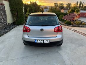 Volkswagen Golf V 1.6 benzin Automat 5-dverový - 4