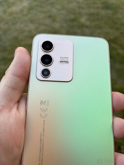 vivo v23 sunshine gold 256gb - 4