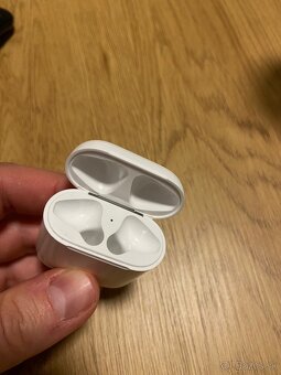 AirPods 2. generacia - 4