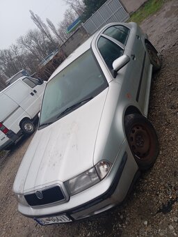 Rozpredám škoda Octavia 1..1.6..74kw - 4