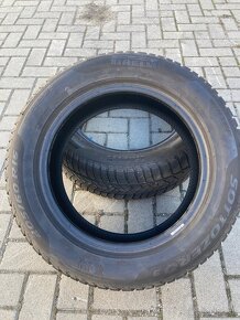 Predám dve zimné gumy PIRELLI 205/60 R16 - 4