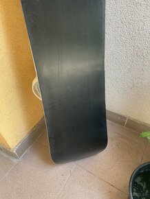 Snowboard s burton viazanim pre vysku 168-183cm - 4