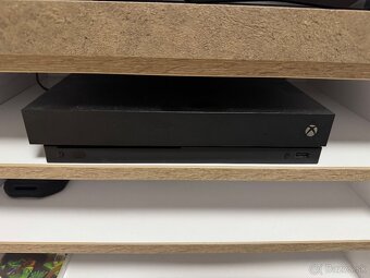 Predam xbox one X  1tb s modulom Kinect a hrami - 4