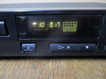 SONY  CDP-213 cd player - 4