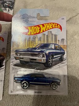 Hot wheels - 4