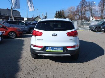 Kia Sportage 2.0CRDI 135kW 4x4 AUTOMAT FIFA EDIT - 4