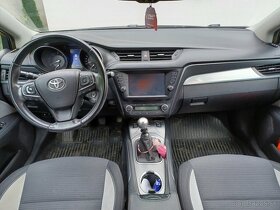 Toyota Avensis Combi 2.0 D-4D Business - 4