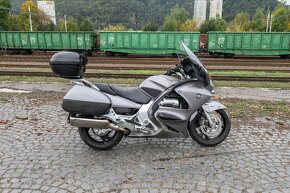 Honda Pan european ST 1300 - 4