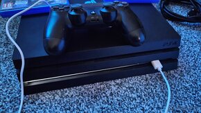 Sony Playstation 4 Pro 1TB + hry - 4