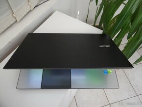 15.6" ACER E5 - 573G/Core I5/ 8GB RAM/ 256 SSD/ 2xGrafik - 4